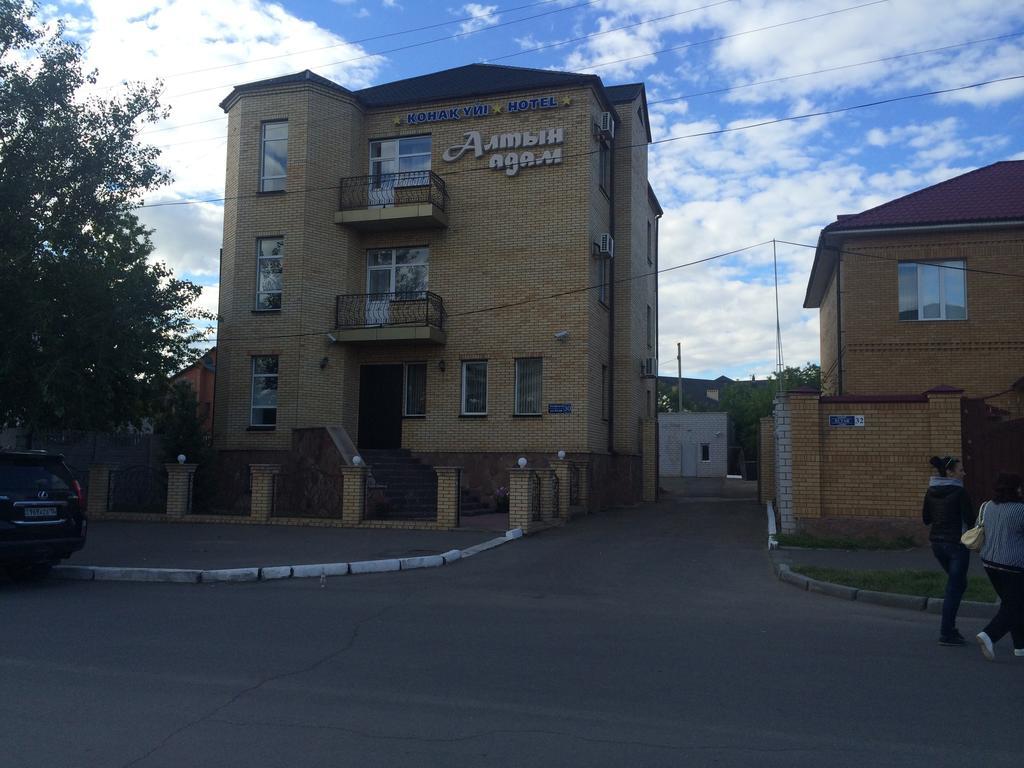 Altyn Adam Hotel 巴甫洛达尔 外观 照片